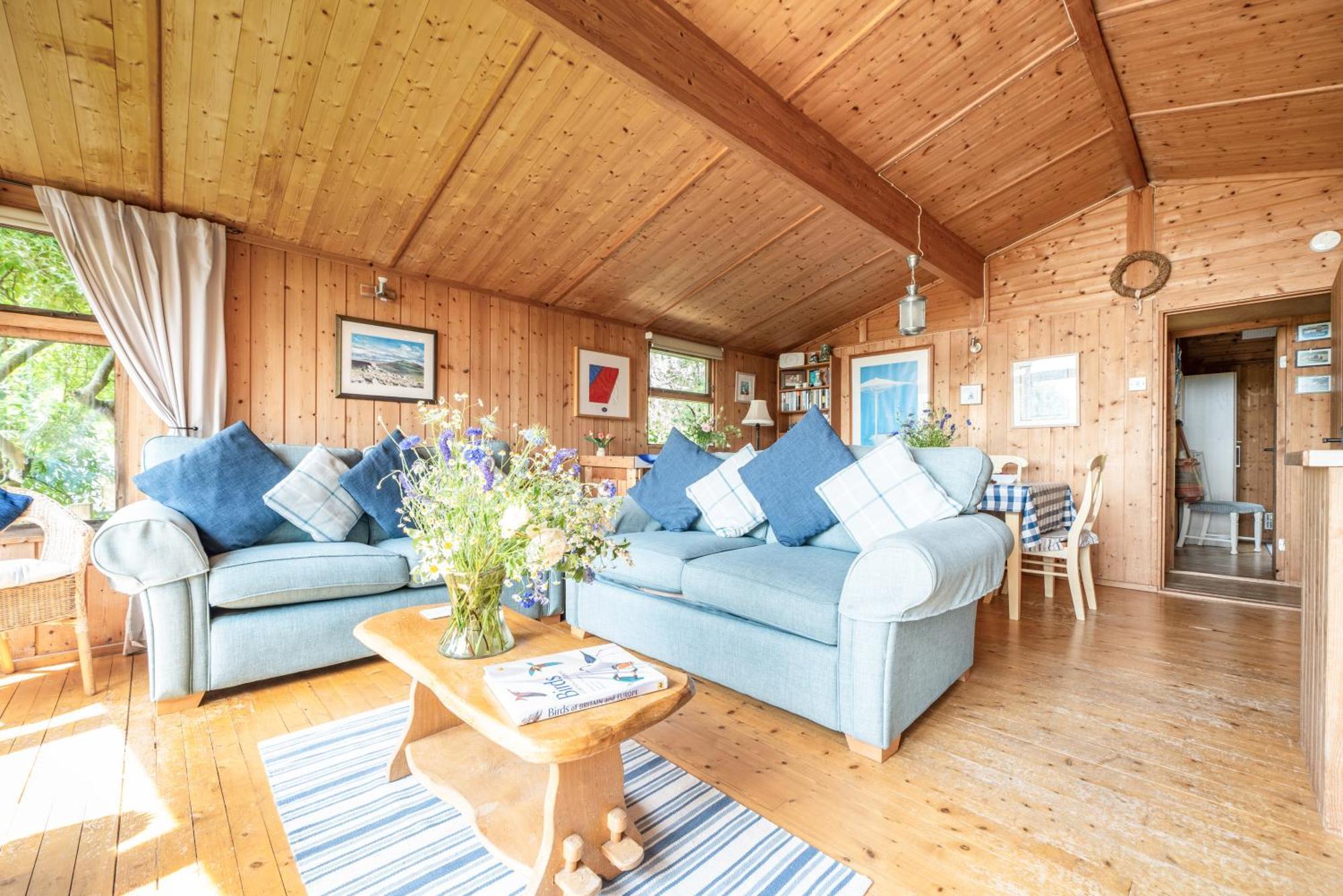 Scandinavian Style Lodge In Rock Wadebridge Exterior photo